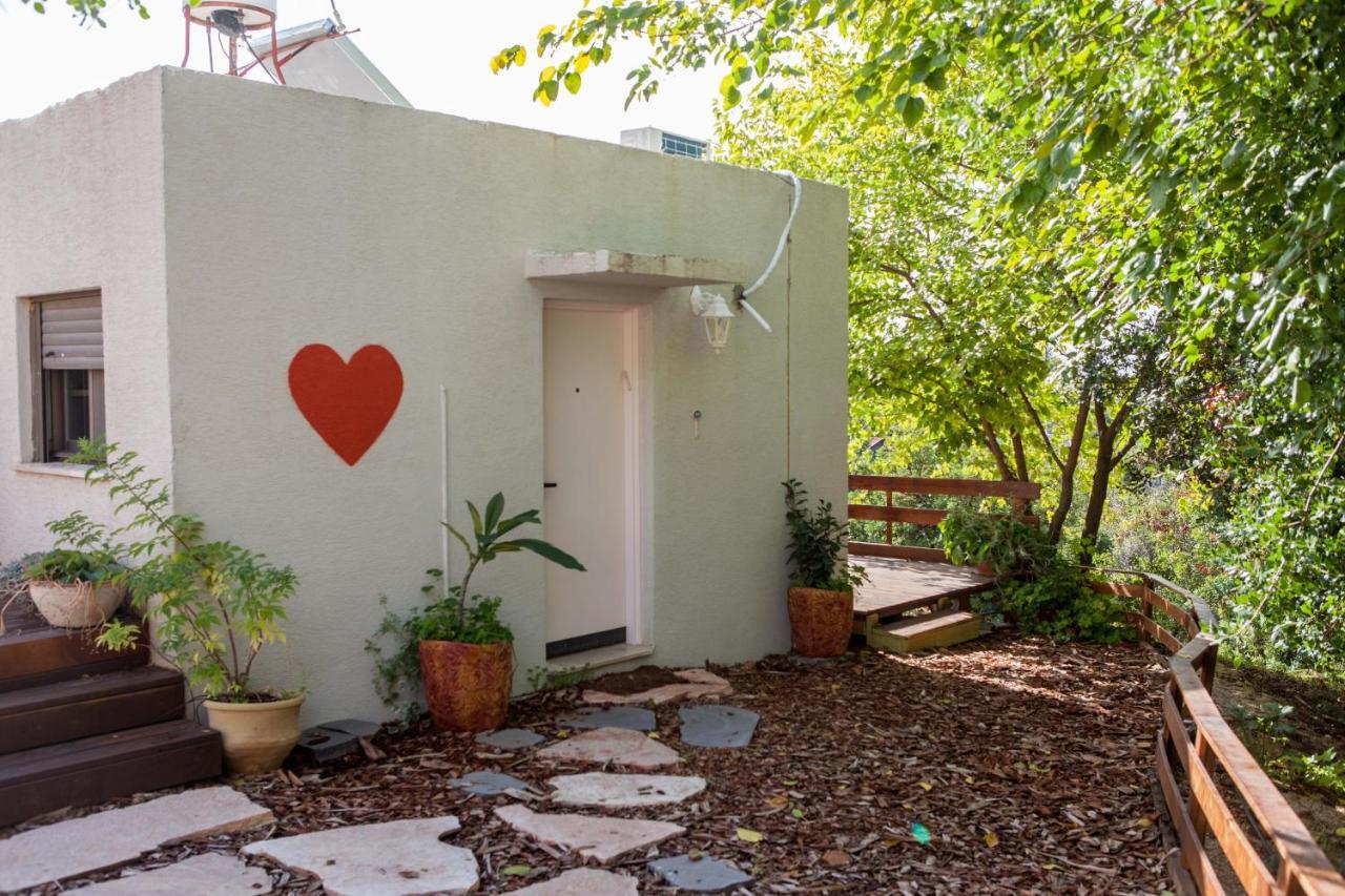 Connected Guest House Amirim Exterior foto